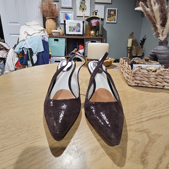 Calvin Klein 90s Minimalist Slingback Heels Brown Textured Kitten Heel Size 7 - Picture 5 of 16